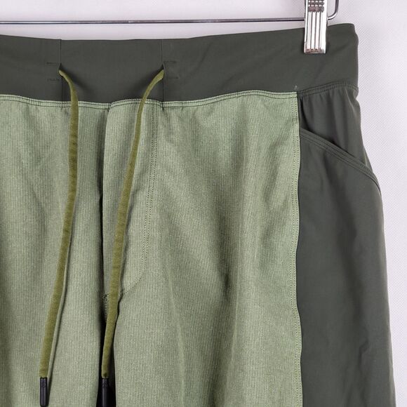 Lululemon Lined 9" Shorts Medium Olive Green Namaste At The Beach Gym Workout - Picture 7 of 11